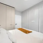 דירה Cozy Nest In The Heart Of The ברטיסלאבה